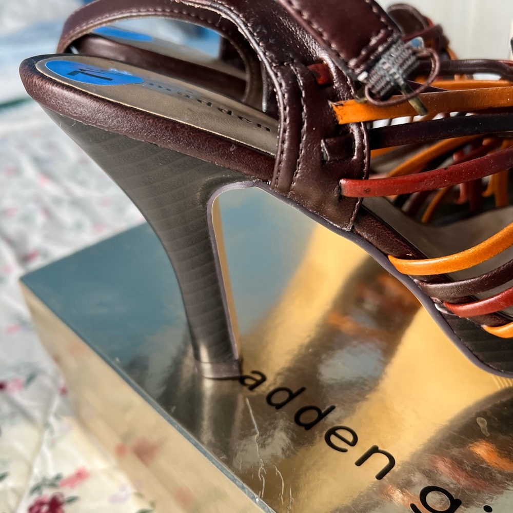 MADDEN GIRL SANDALS